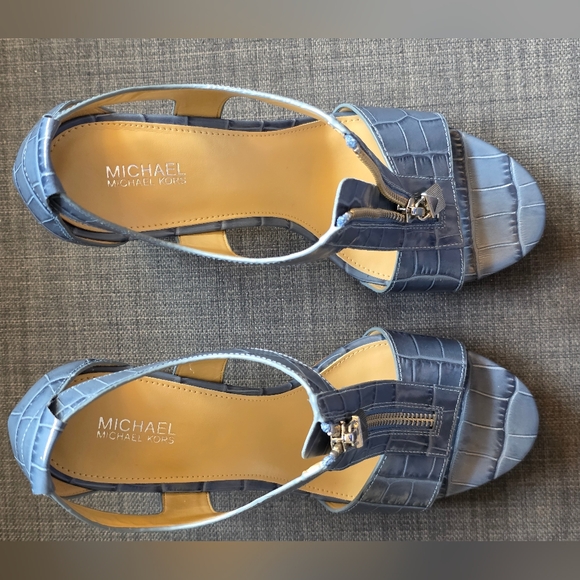 Michael Kors Berkley Lock Sandal, Size 8 - Picture 3 of 8